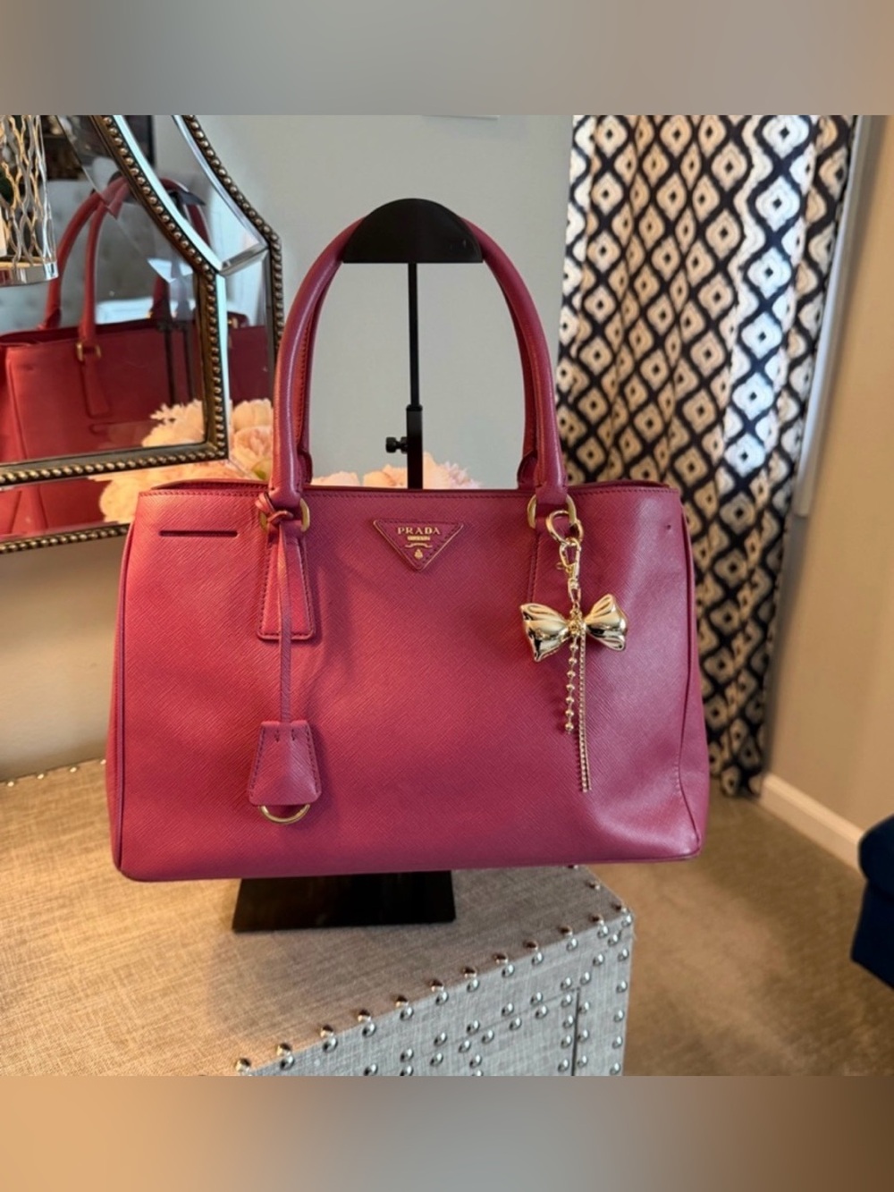 EUC Prada Pink Saffiano Leather Gold 50 in Crossbody Handbag Bow Charm dust bag